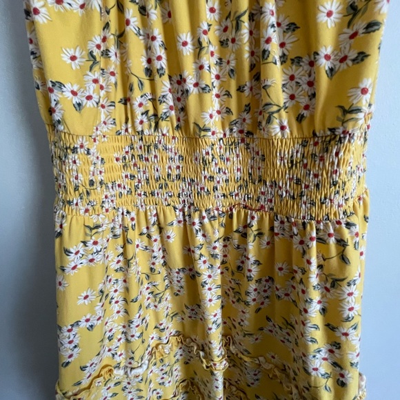 Yellow flower sun dress with ruffles. JR size Xl (15-17) only wore 1 time - Picture 6 of 6